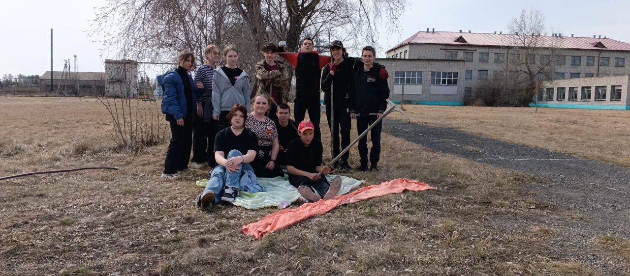 Традиционный субботник.