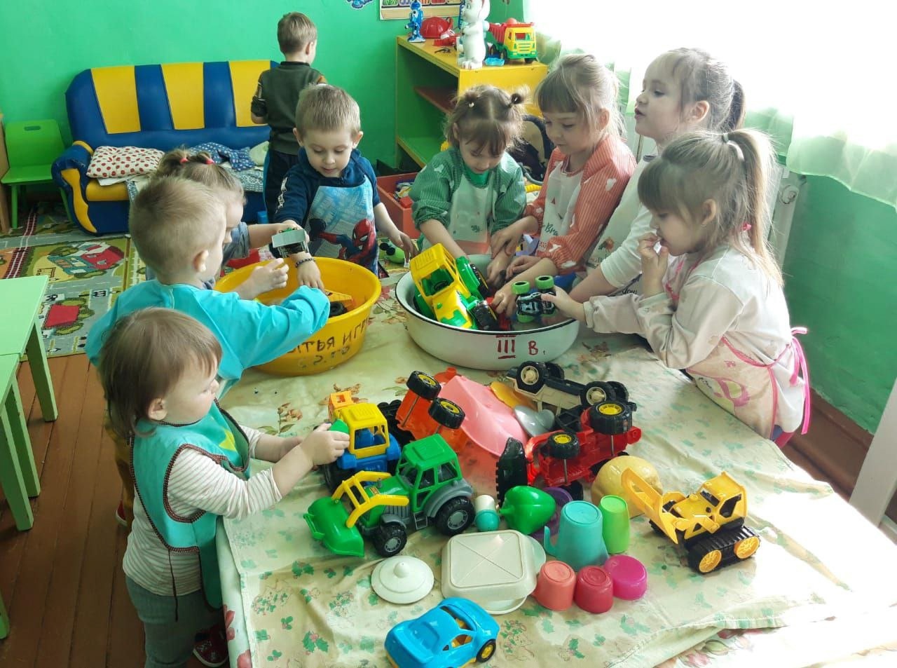 Ребятишки навели порядок!!!.