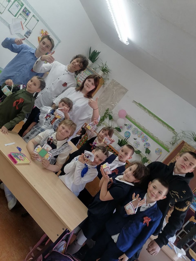 С праздником Святой Пасхи.