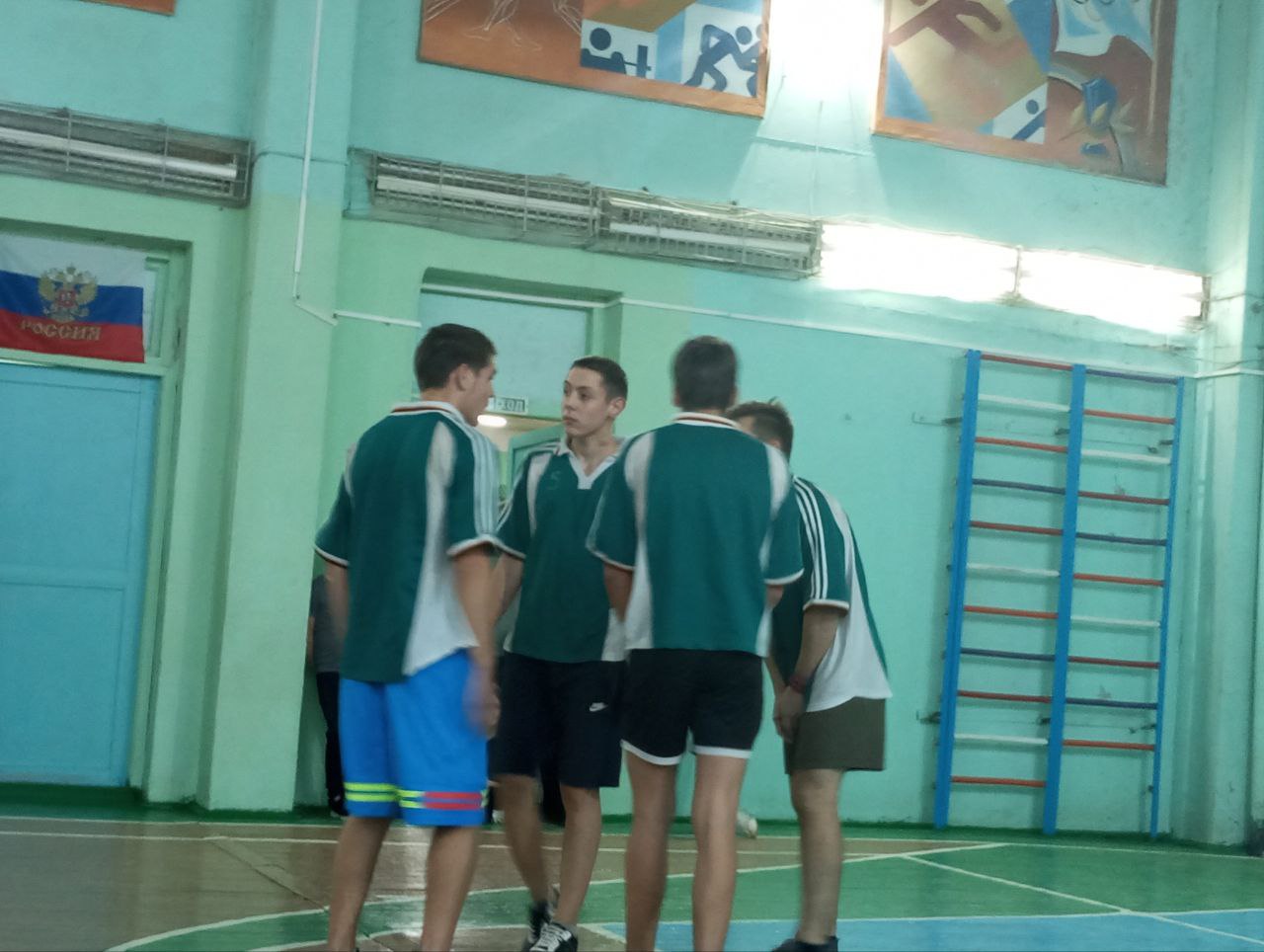 Дружеская встреча по баскетболу.